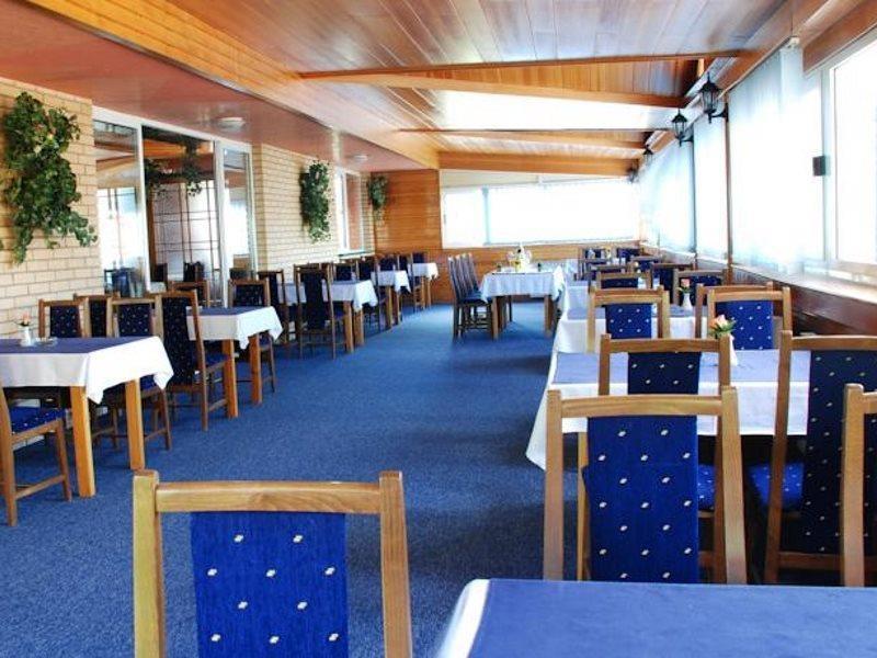Hotel Imzit Dobrinja Сараево Екстериор снимка