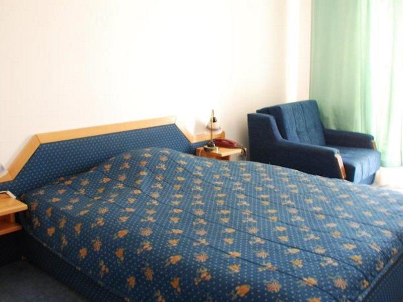 Hotel Imzit Dobrinja Сараево Екстериор снимка